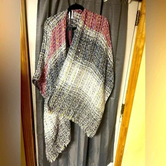 PINKLICIOUS Fringe Poncho Wrap Shawl Boho Beach One Size NWT - Picture 1 of 10